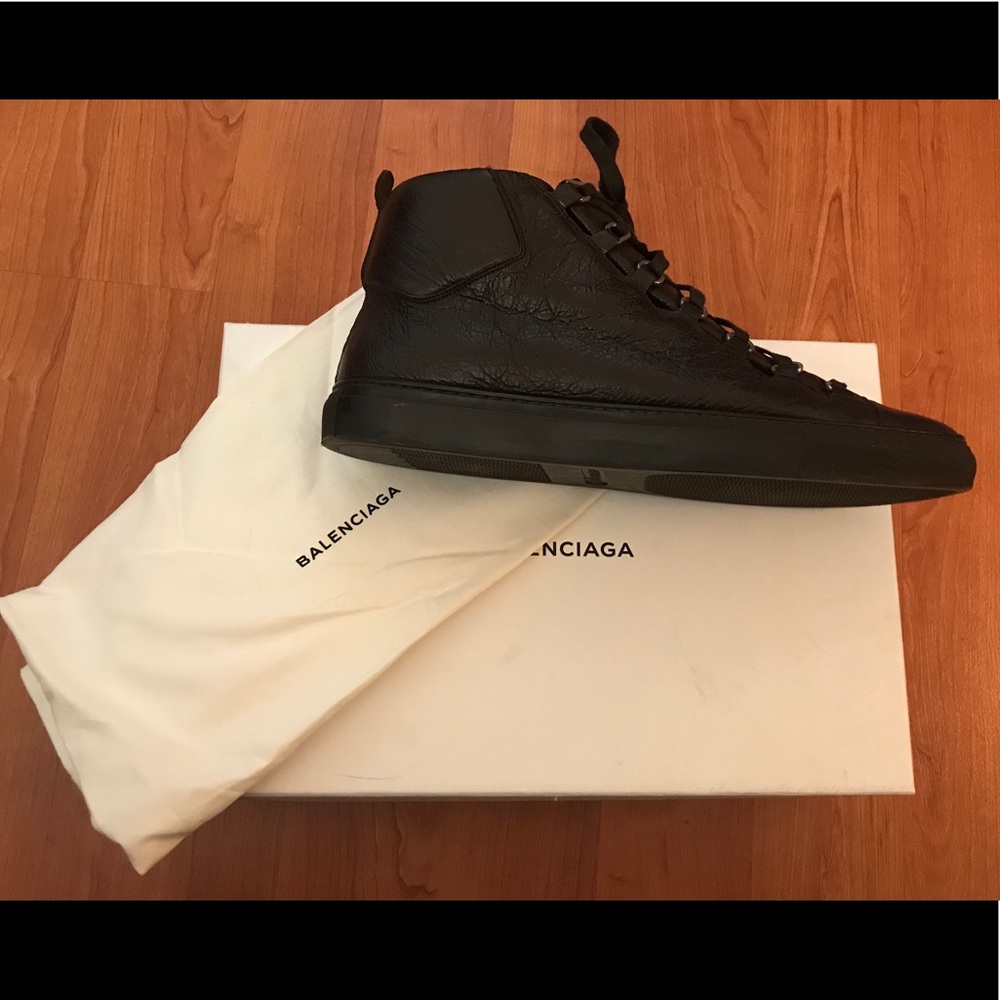 BALENCIAGA Arena